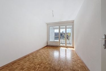 Spacieux appartement de 3.5 pièces, 95 m², entièrement rénové !