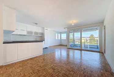 Spacieux appartement de 3.5 pièces, 95 m², entièrement rénové !