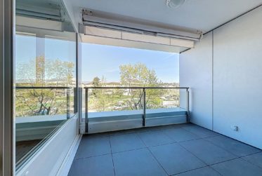Spacieux appartement de 3.5 pièces, 95 m², entièrement rénové !
